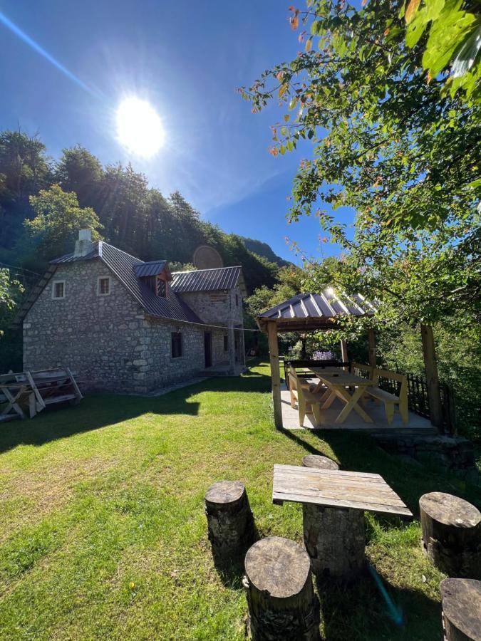 Guest House Gjelaj Theth Exterior foto