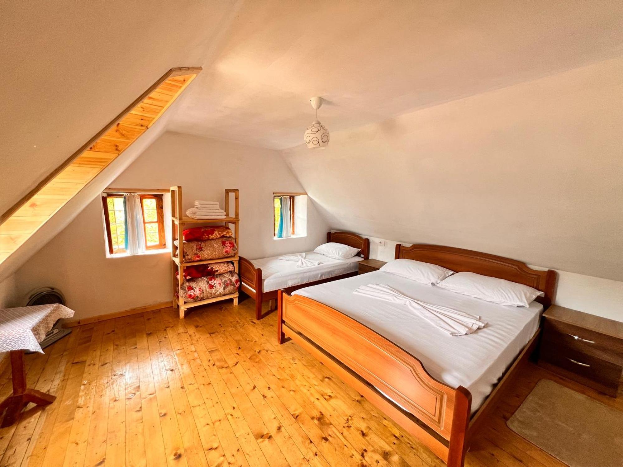 Guest House Gjelaj Theth Exterior foto