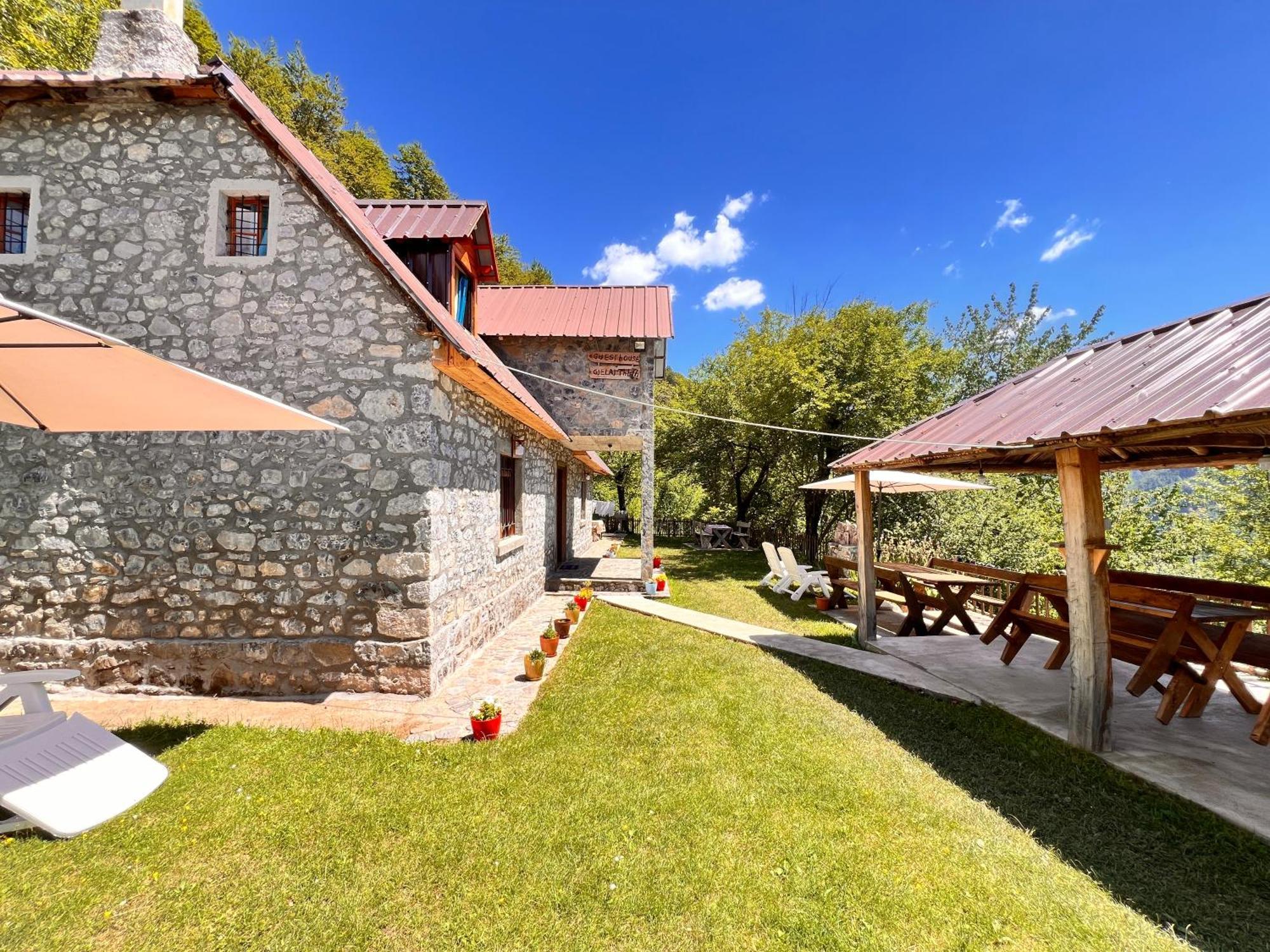 Guest House Gjelaj Theth Exterior foto